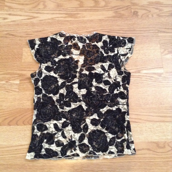 Lace top by fart cream & black - Picture 2 of 2